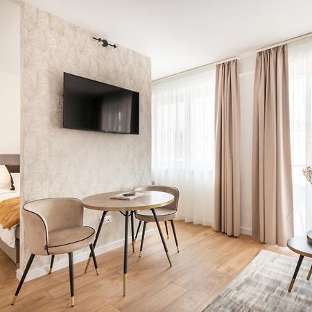 The Rose Garden Budapest Apartments ภายนอก รูปภาพ