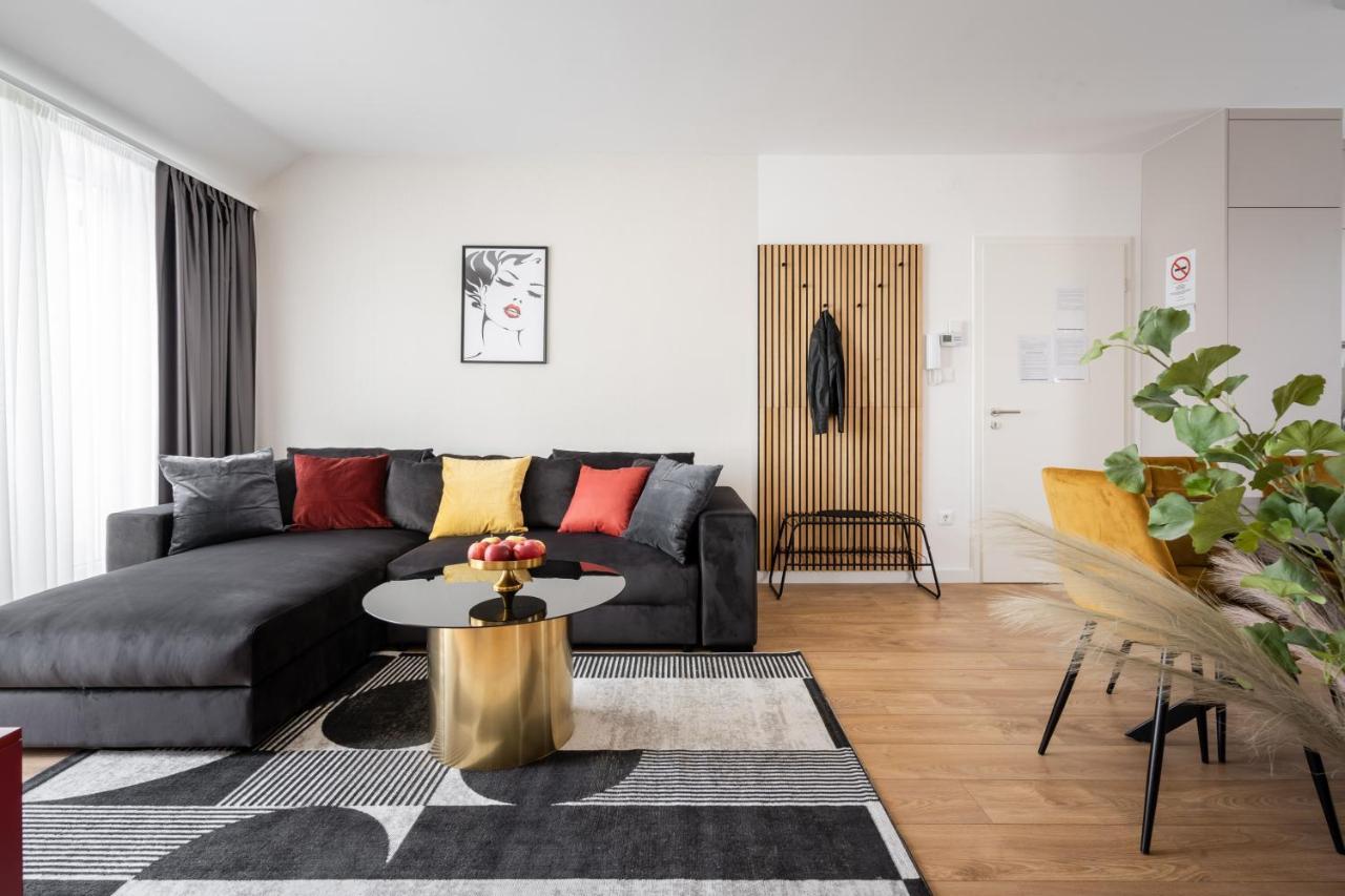 The Rose Garden Budapest Apartments ภายนอก รูปภาพ