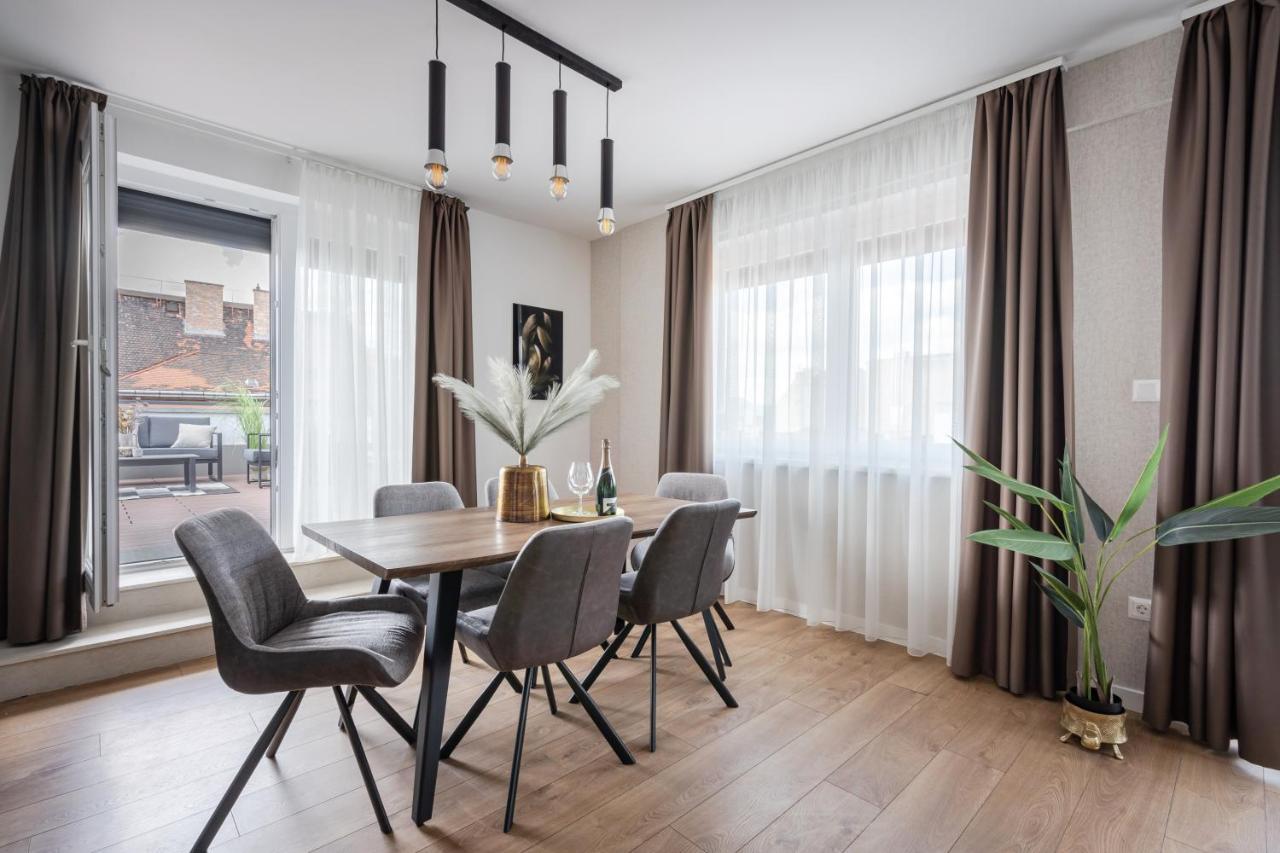 The Rose Garden Budapest Apartments ภายนอก รูปภาพ