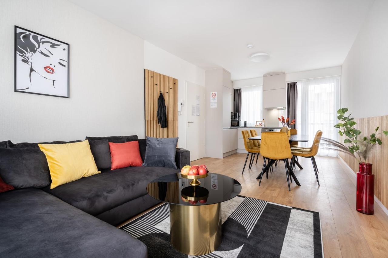 The Rose Garden Budapest Apartments ภายนอก รูปภาพ