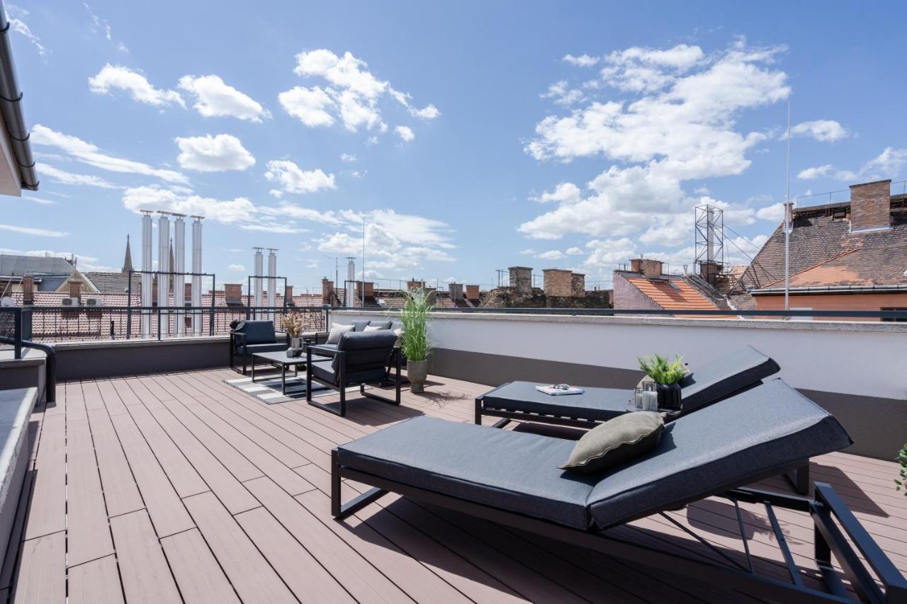 The Rose Garden Budapest Apartments ภายนอก รูปภาพ
