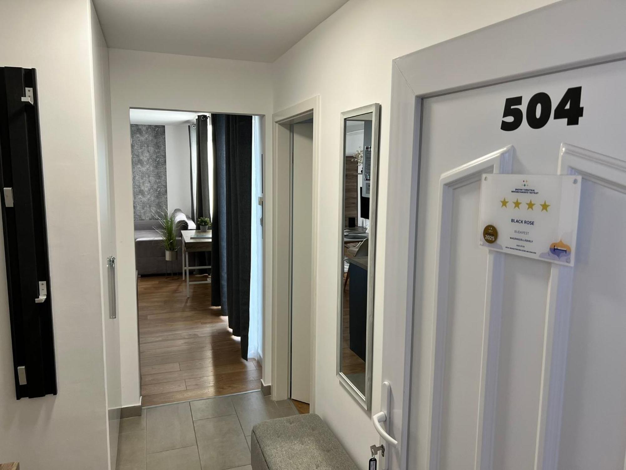 The Rose Garden Budapest Apartments ภายนอก รูปภาพ